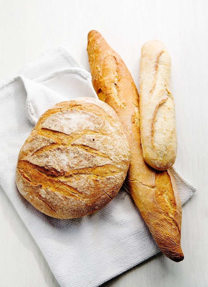 Boule, Ficelle und Baguette (French white bread)