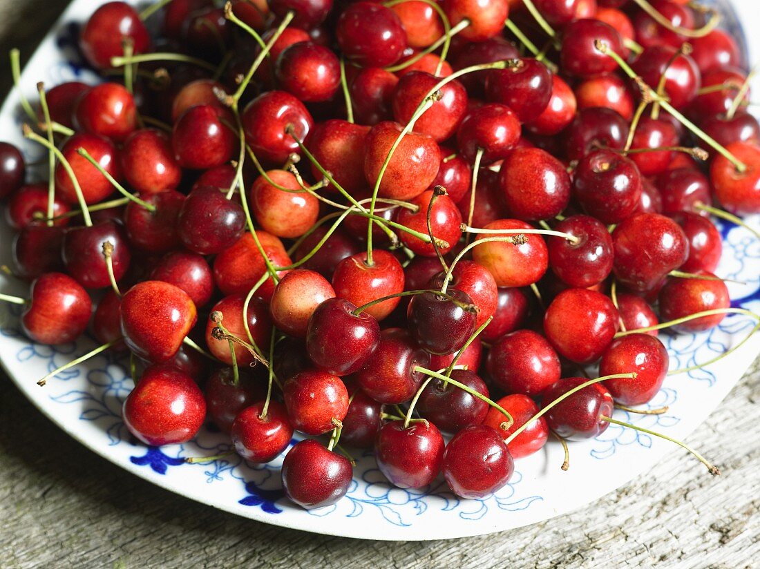 A plate of cherries