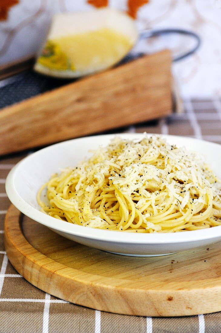 Spaghetti cacio e pepe