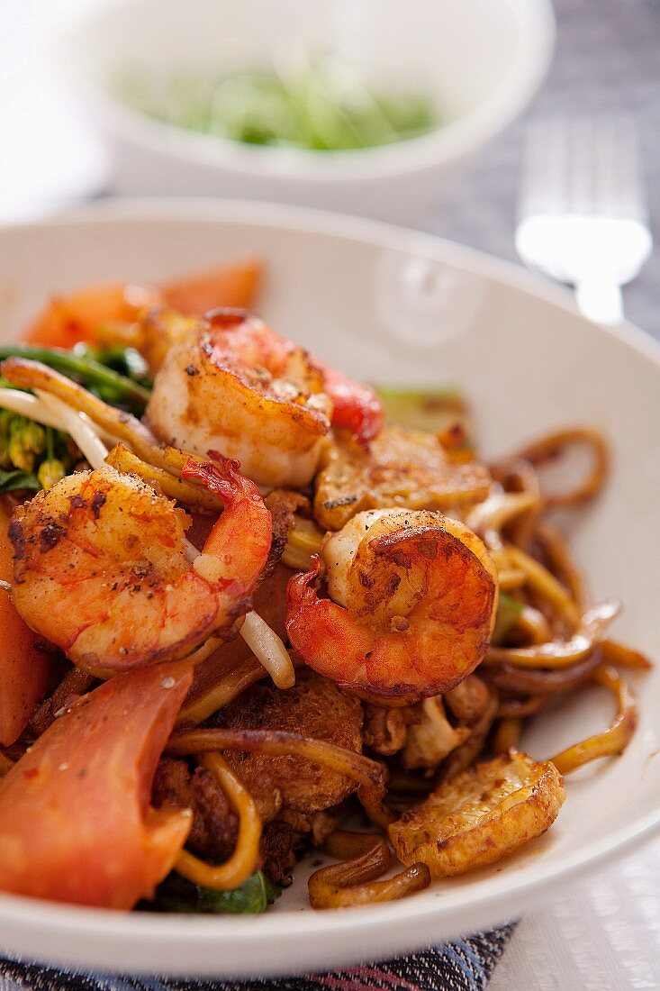 Shrimp fried noodles