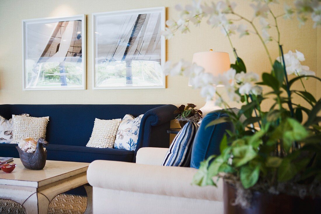 Sitting area with blue and white furnishings