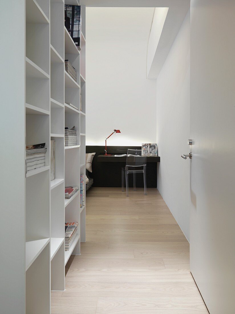 Bookshelf at entrance to bedroom