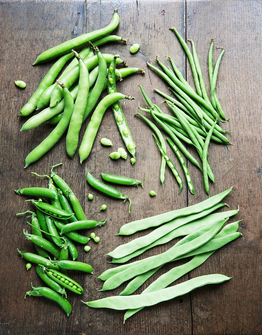 Various green beans and mange tout