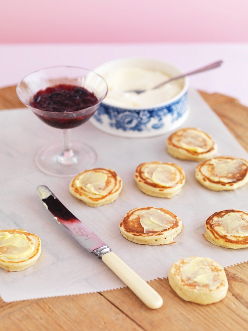 Pikelets with butter and jam