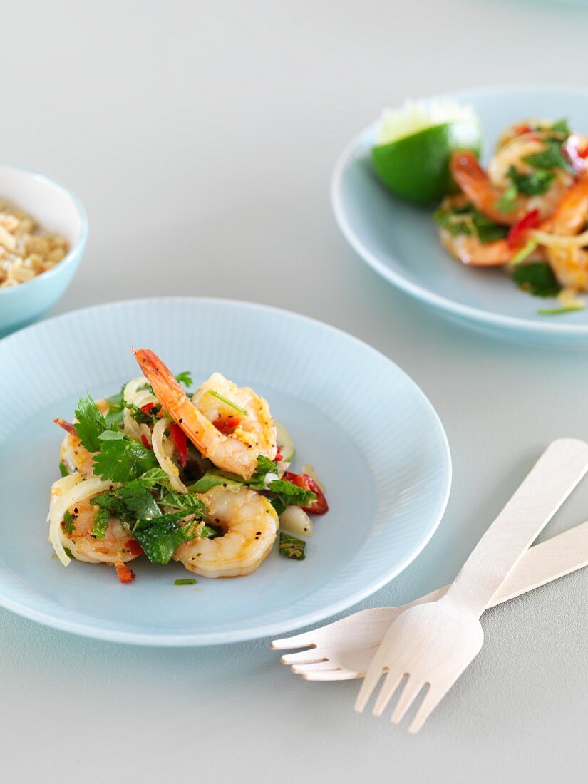 Würziger Riesengarnelensalat mit Koriandergrün