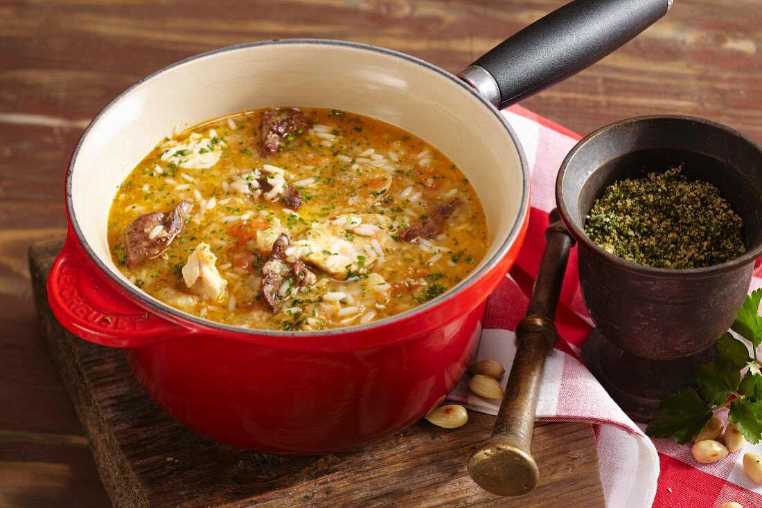 Sopa de menudillos de pollo (chicken giblet soup, Barcelona)