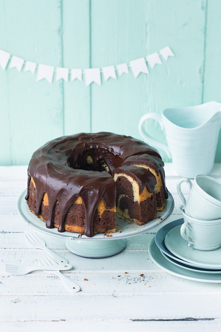 Marble cake with chocolate glaze