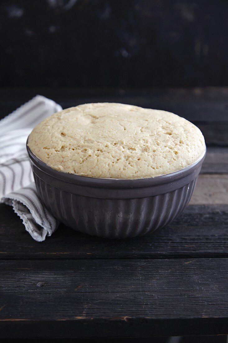 Gluten-free yeast dough