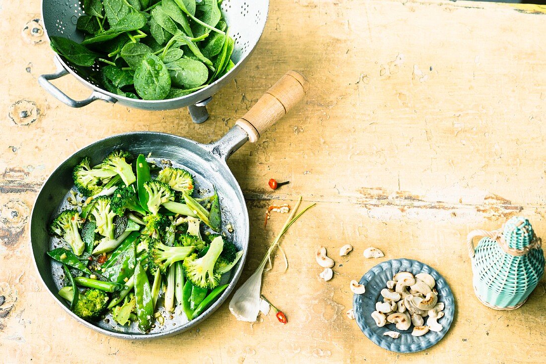 Flash-fried green vegetables