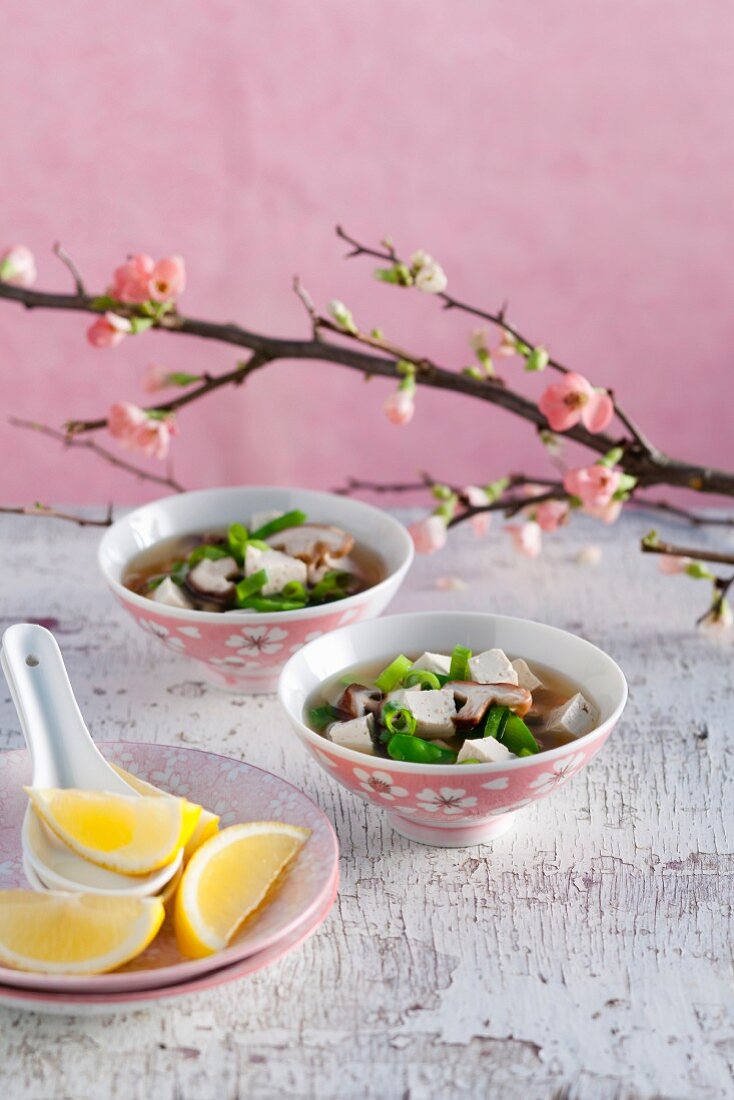 Miso soup with mangetout, tofu and shiitake mushrooms