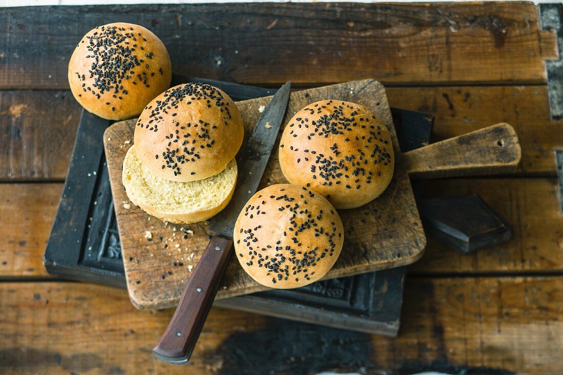 Homemade burger buns with curry and black sesame seeds