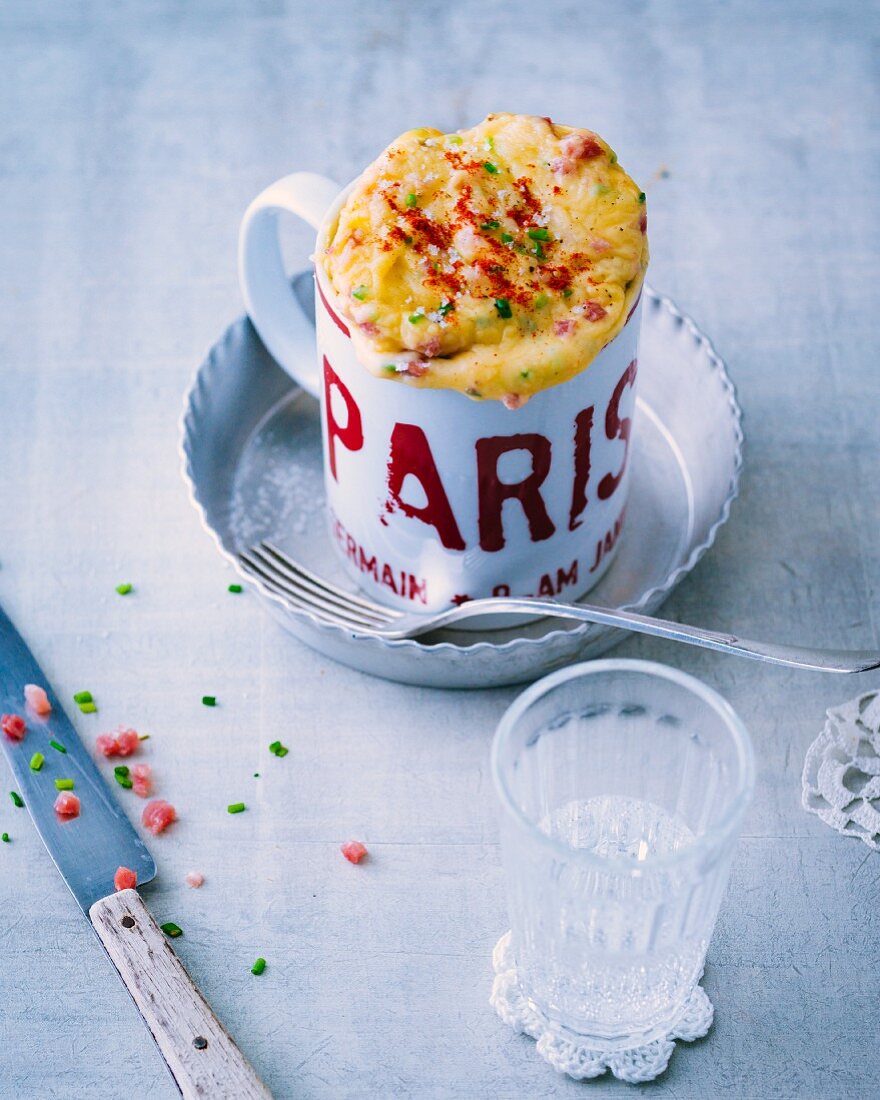 Quiche Lorraine-style mug cake