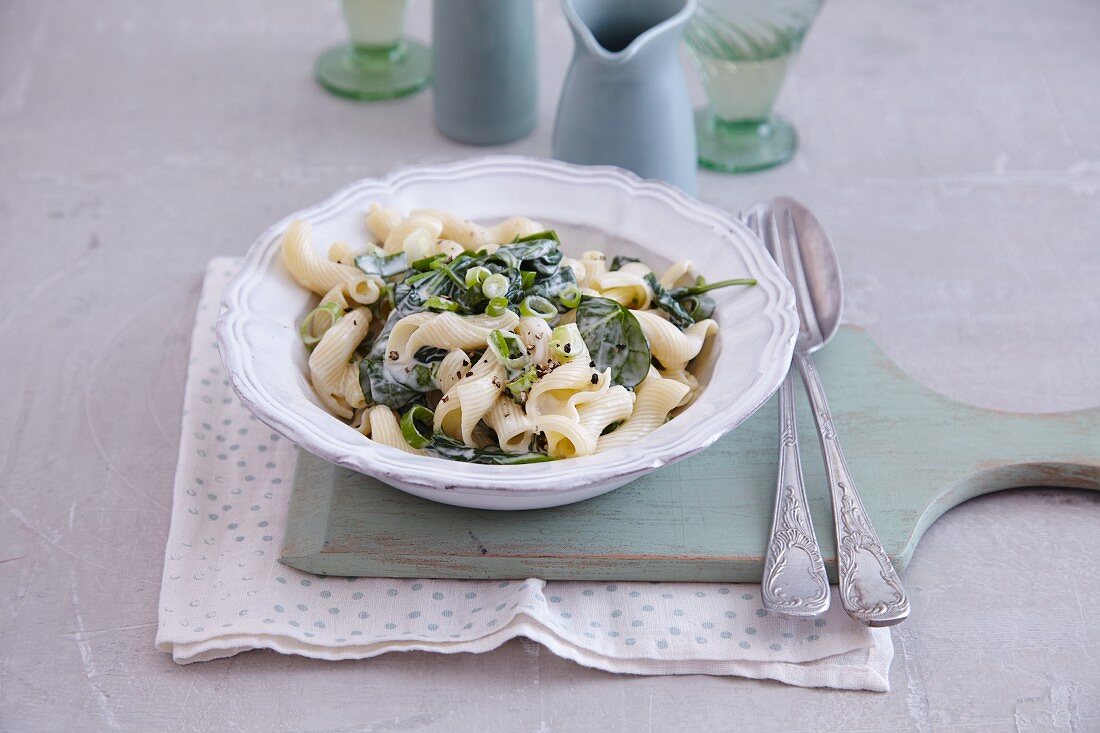 Quick pasta with Gorgonzola and spinach