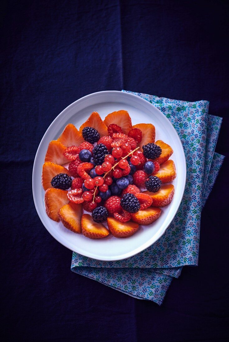 Summer berry salad (seen from above)