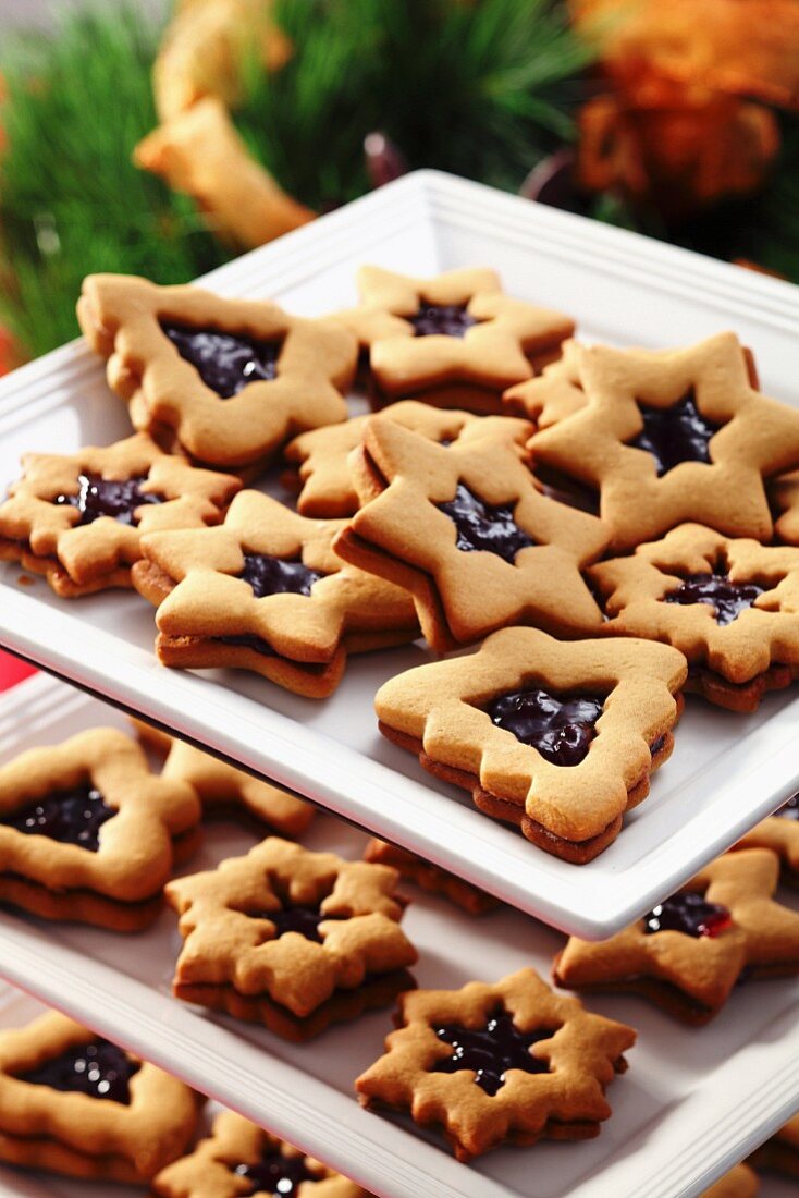 Christmas jam sandwich biscuits