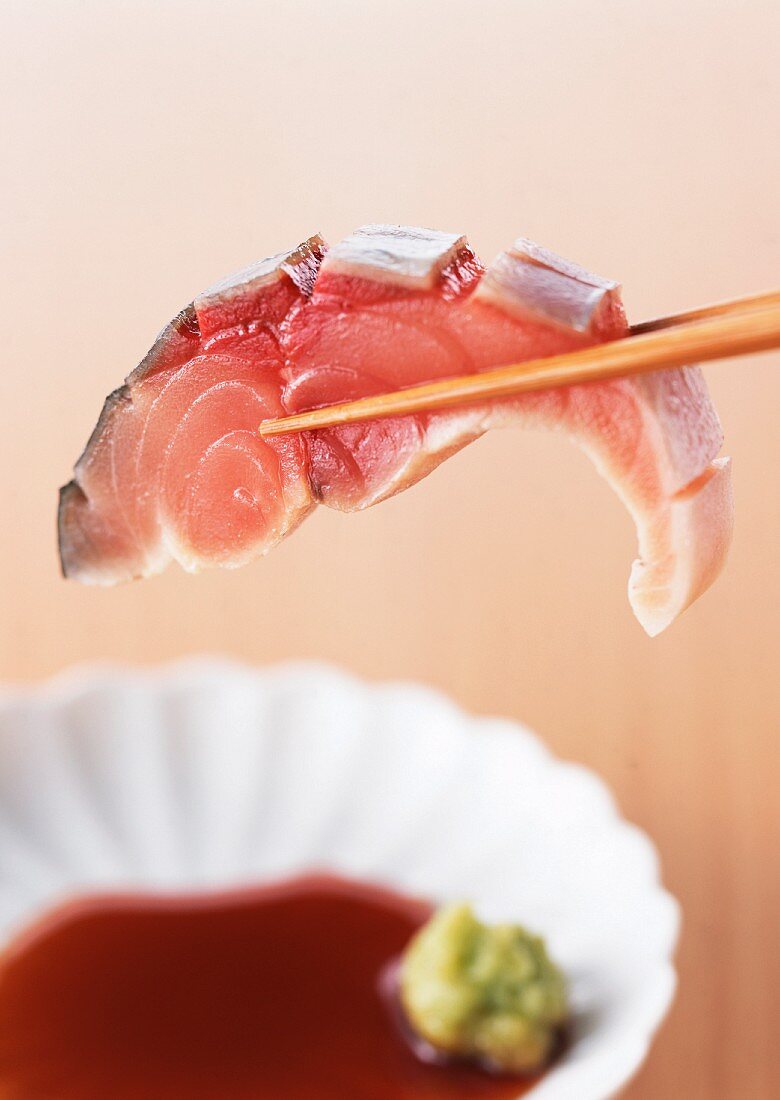 Marinated mackerel sashimi