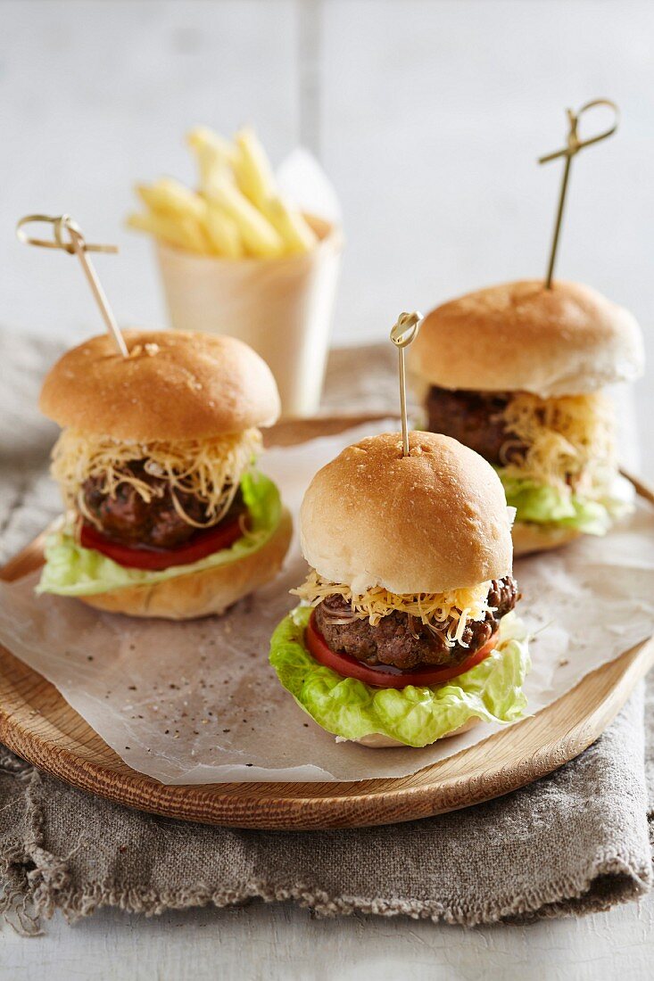 Miniburger mit Pommes frites