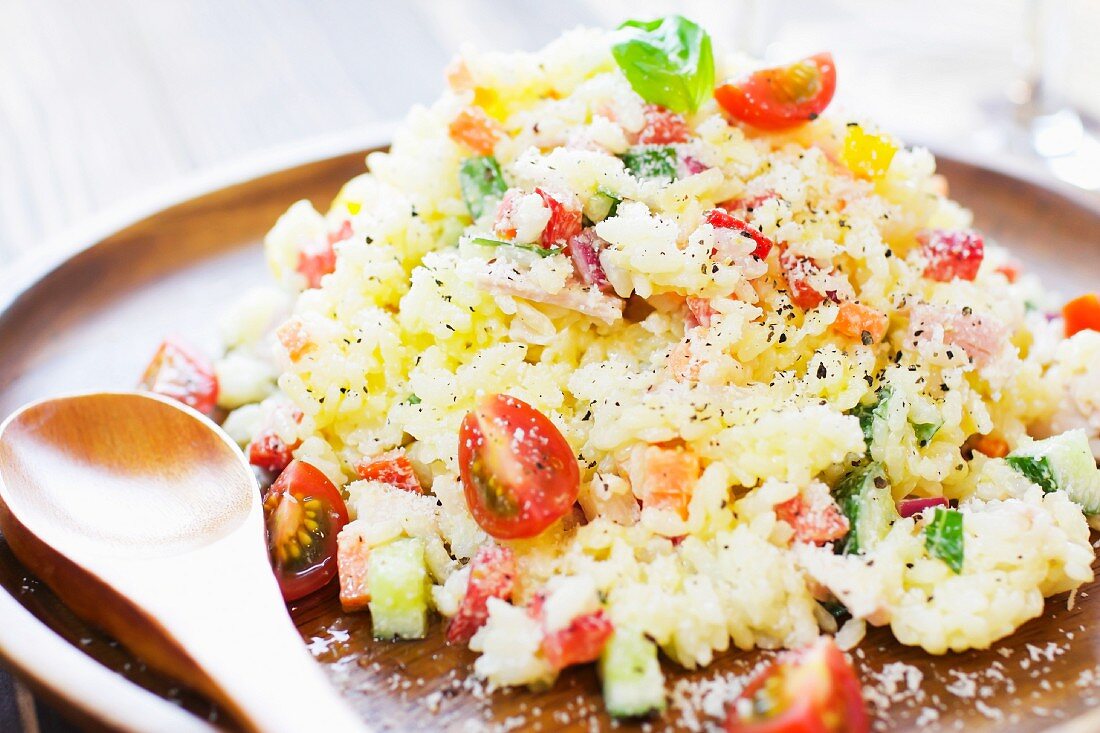 Reissalat mit Schinken und Parmesan