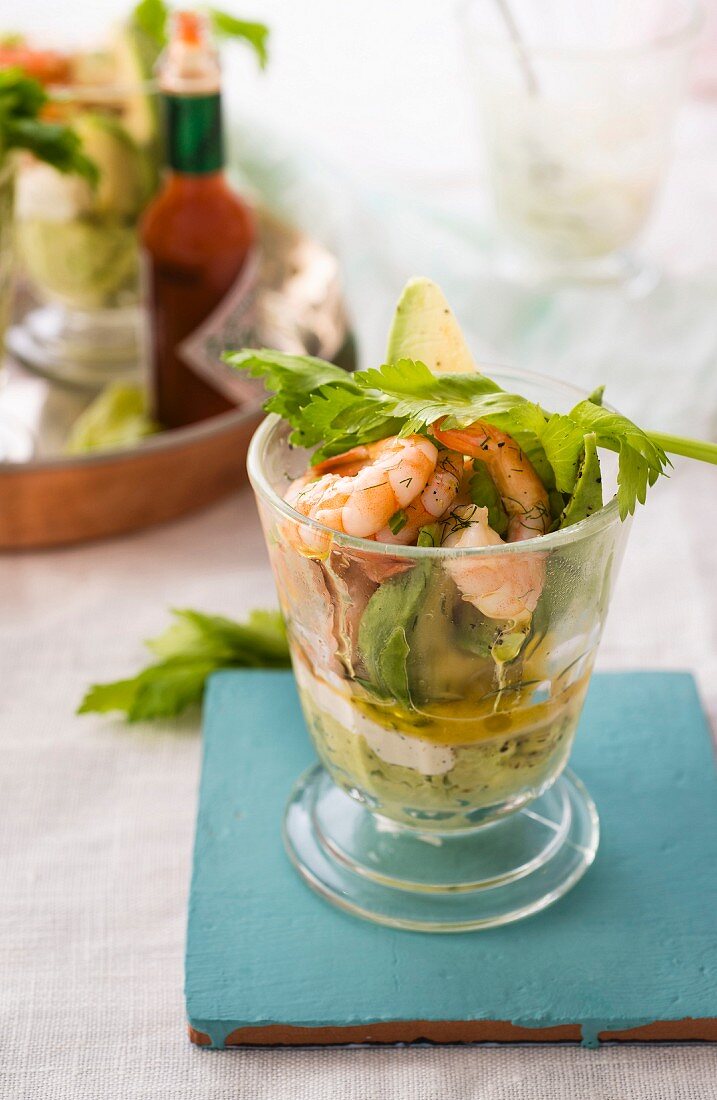 Avocado salad with prawns and garlic mayonnaise