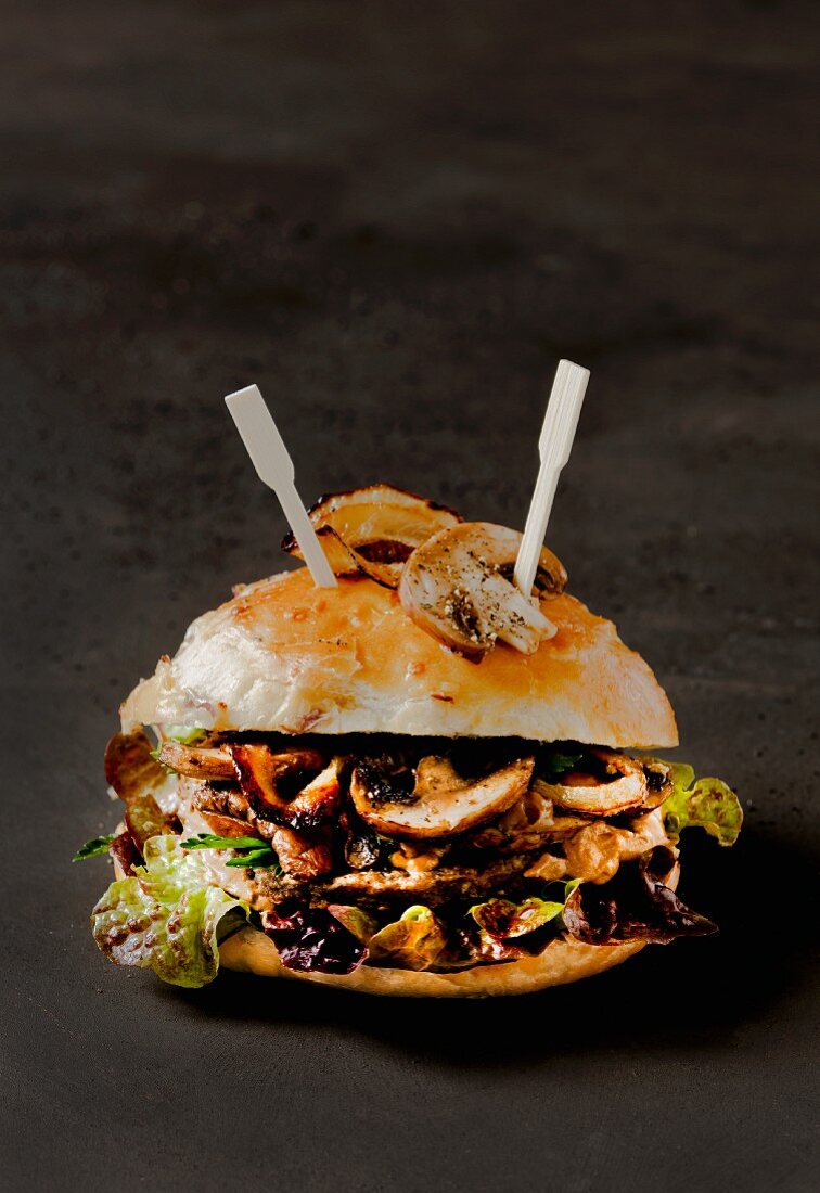 Burger im Jäger Style mit Wildflleisch & Pilzen
