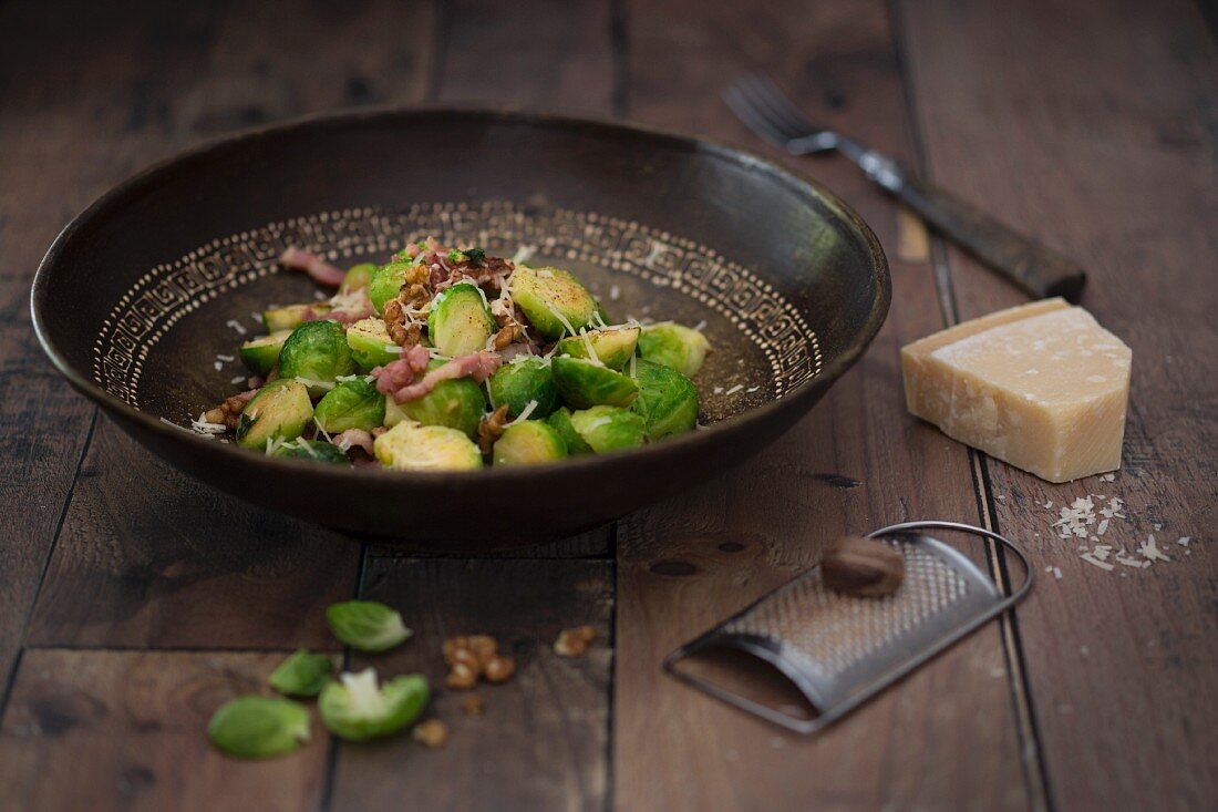 Brussels sprouts with bacon and walnuts