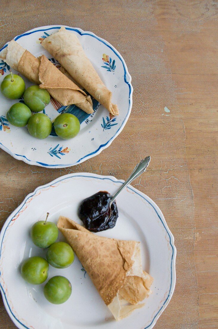 Crêpes with compote and greengages (France)