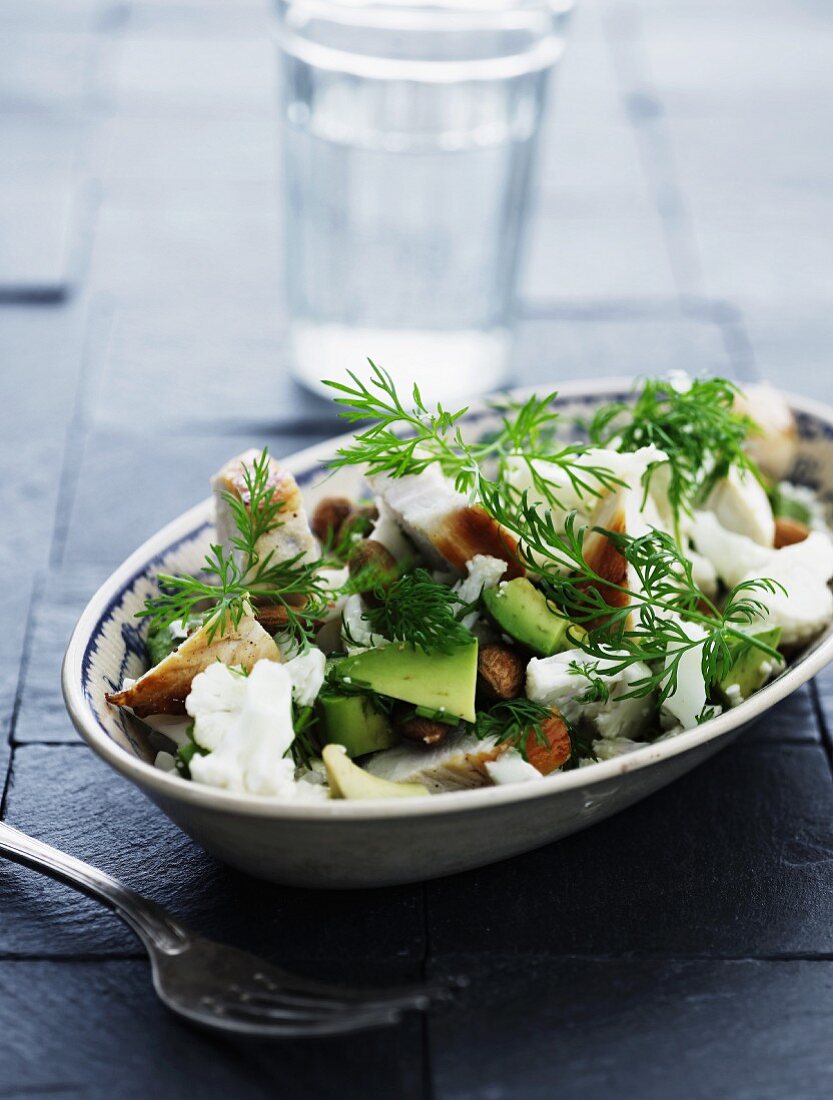 Cauliflower with chicken and avocado