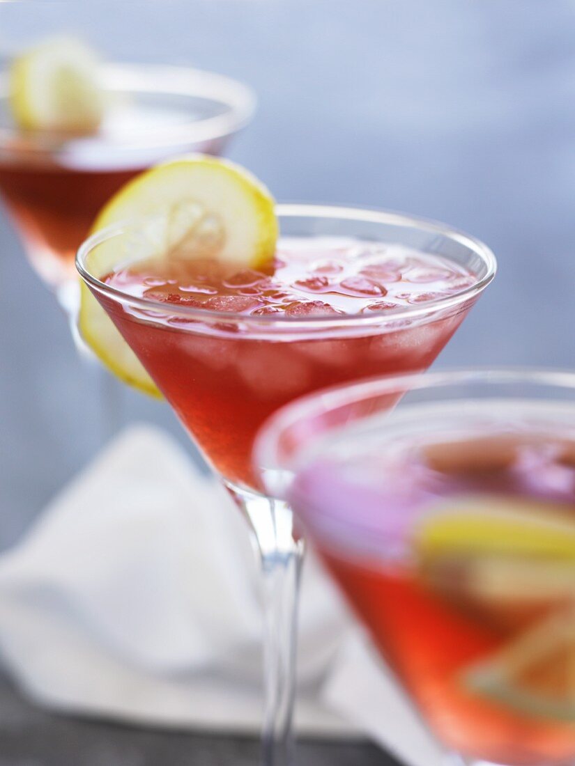 Cosmopolitan (Cocktail mit Wodka, Orangenlikör, Cranberry- und Limettensaft)