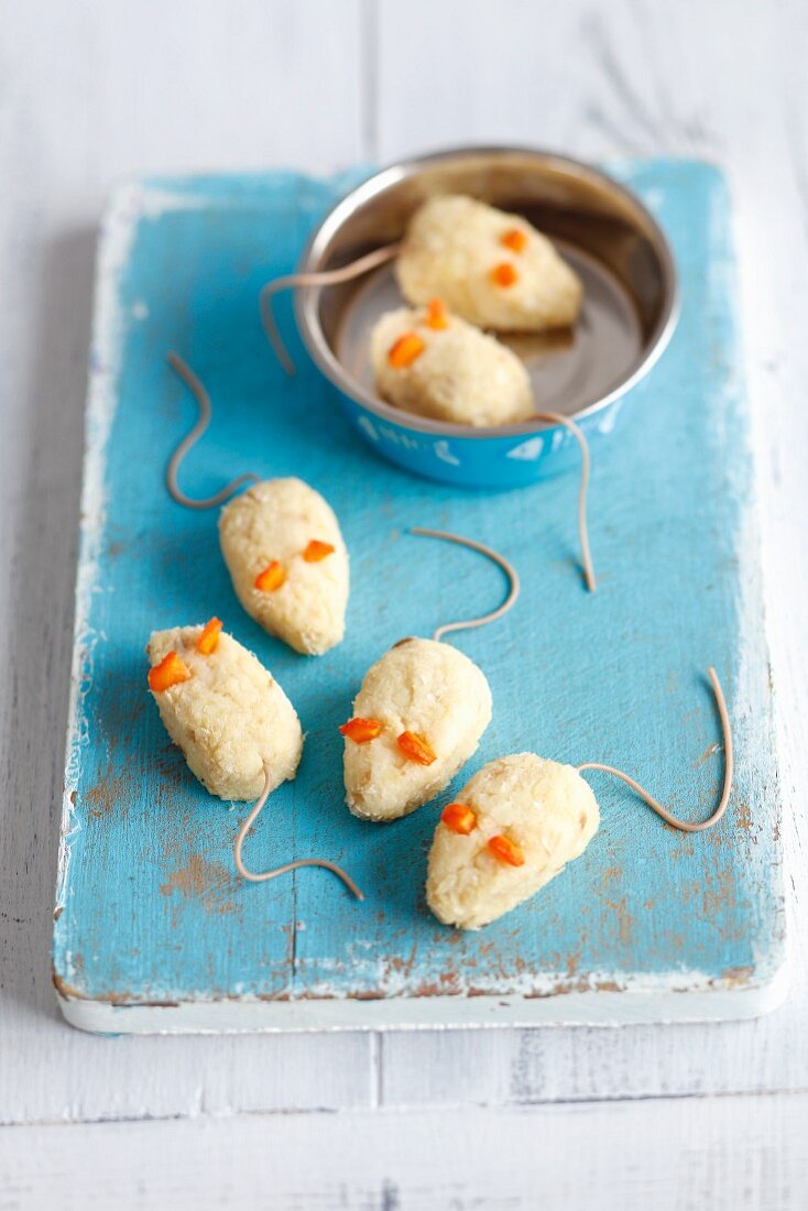 Homemade mice-shaped fish cakes for cats