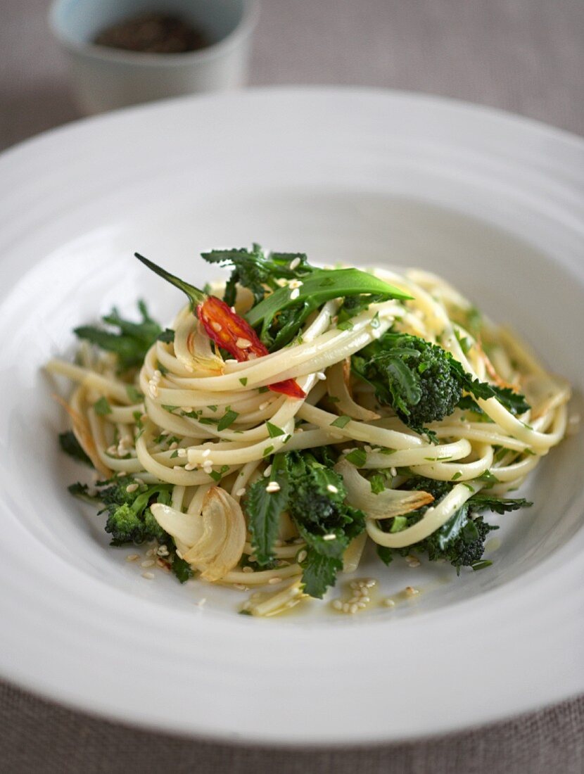 Linguine mit Brokkoli und Chili