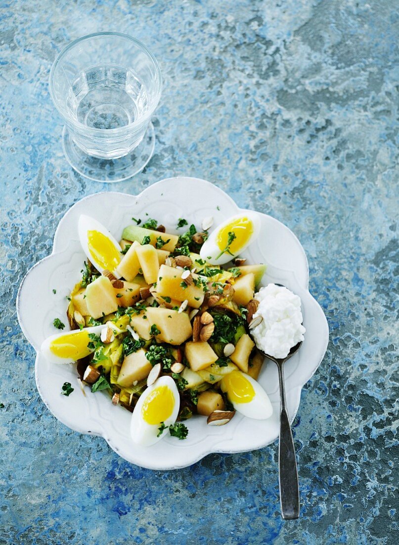 Potato and leek salad with boiled egg