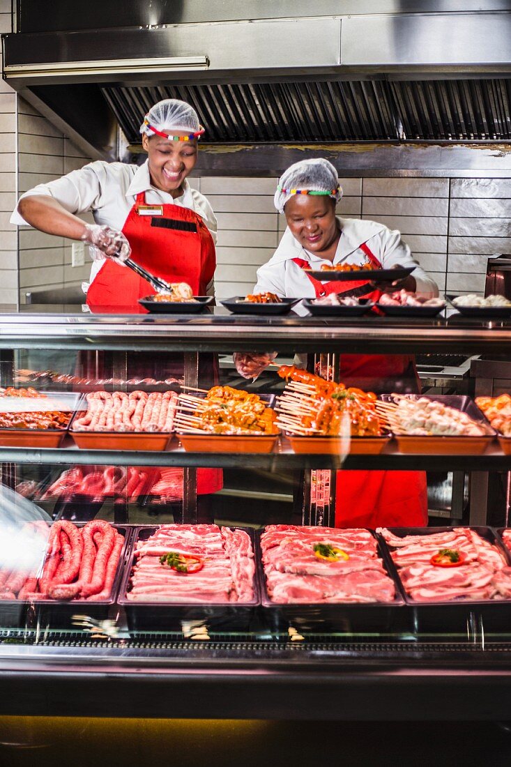 Fleisch und Wurst in afrikanischem Restaurant
