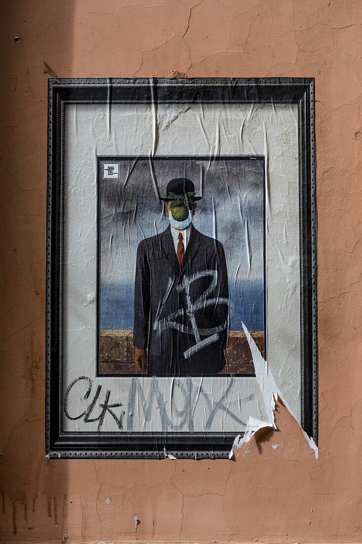 Strassenkunst in Form von Surrealismus an der Wand, Rom