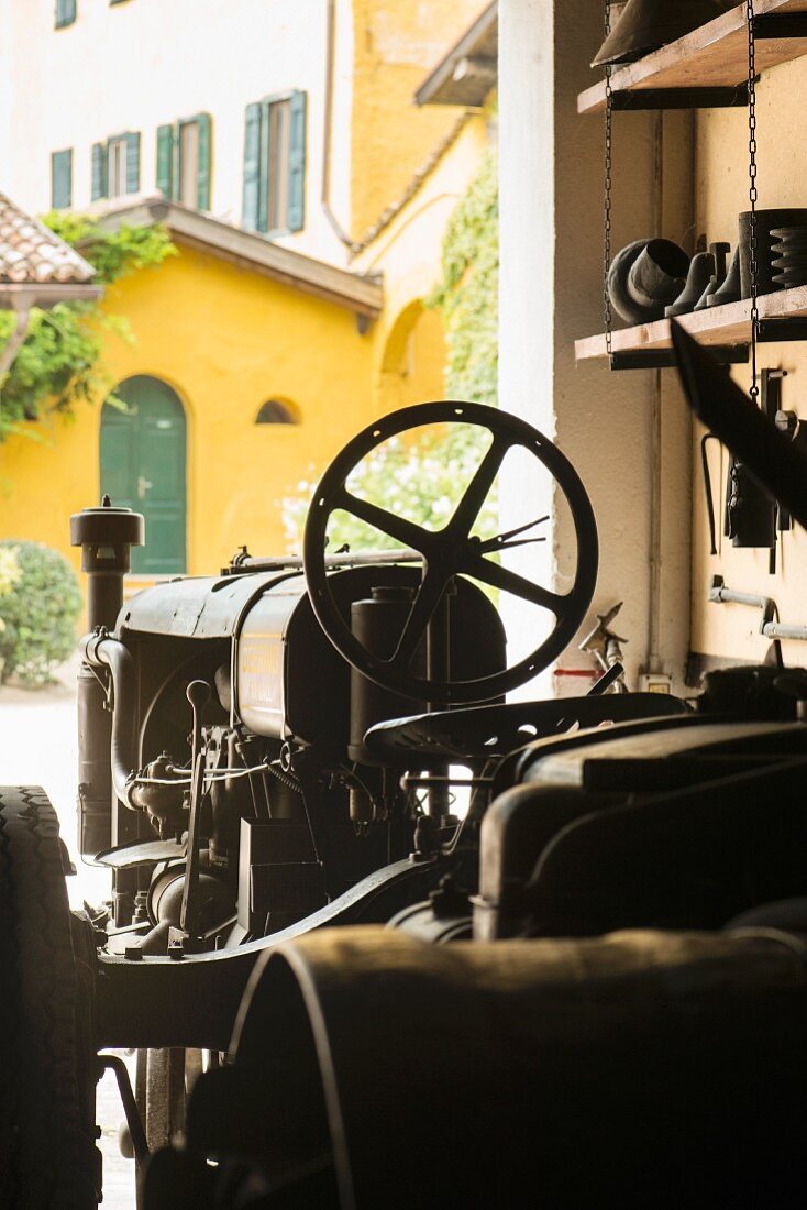Traktoren Sammlung der Tenuta San Leonardo, Borghetto, Italien