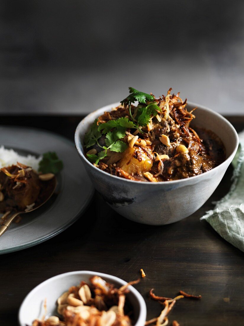 Massaman curry with beef & potatoes (Thailand)