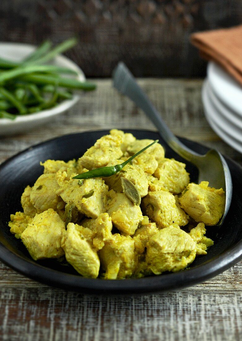 Spicy chicken curry (India)