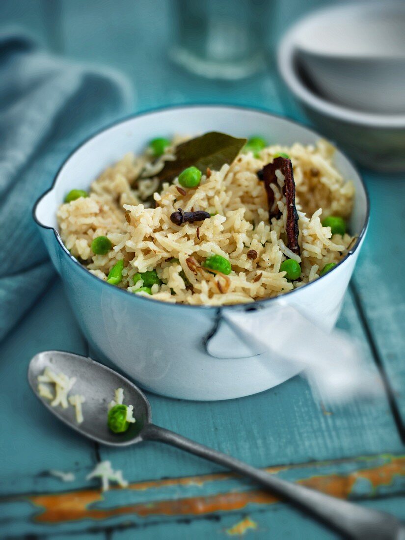 Spicy rice with peas