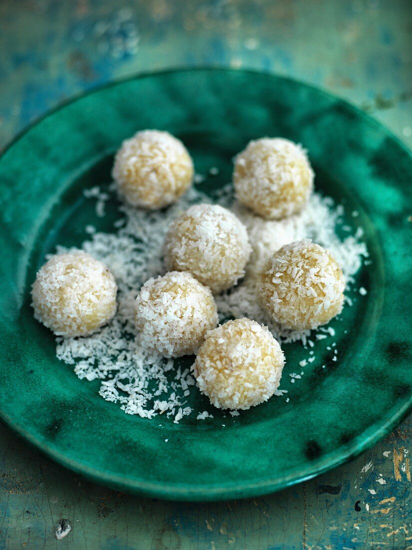 Coconut barfi (Indian sweets)