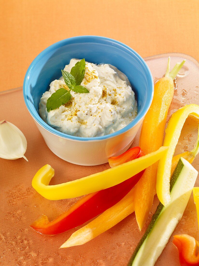 Pineapple curry dip with raw vegetables