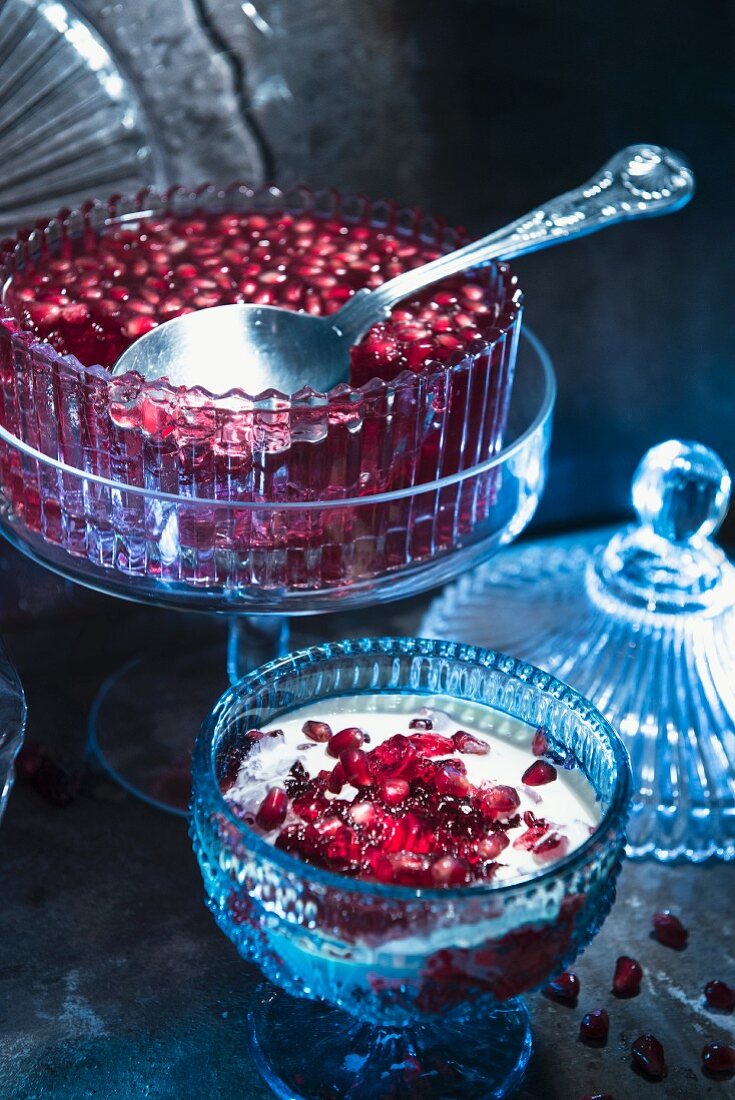 Pomegrante jelly with yoghurt