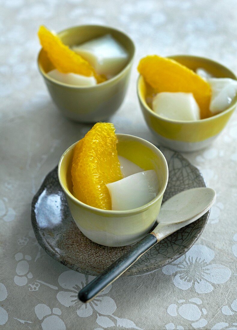 Almond jelly with oranges (China)