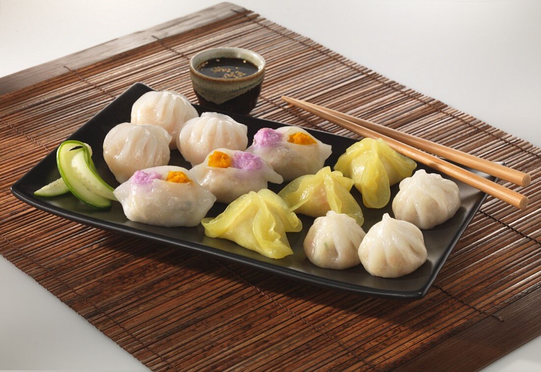 Steamed dumplings with soy sauce