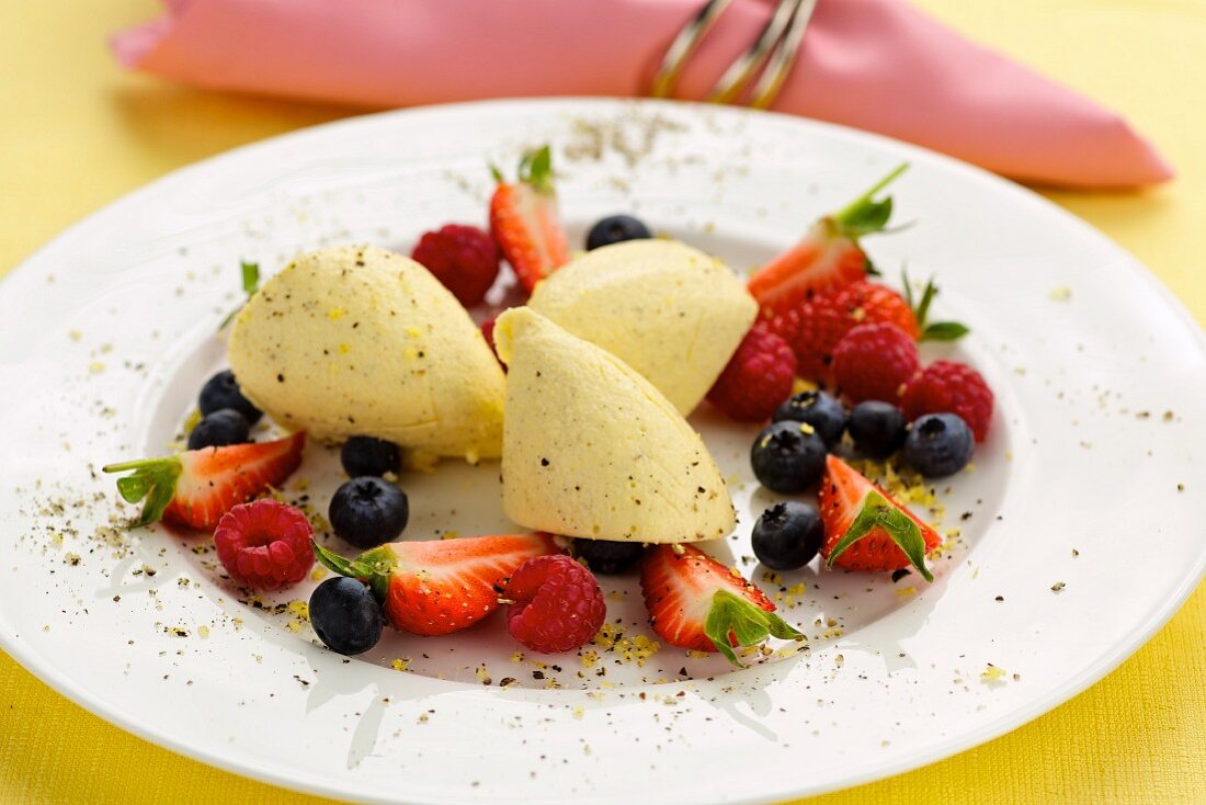 Vanilla mousse with fresh berries