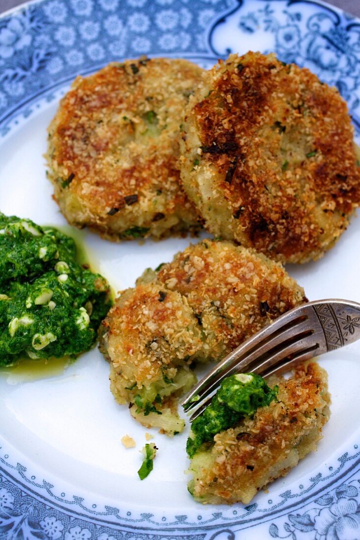 Potato and black salsify cakes with stinging nettle pesto