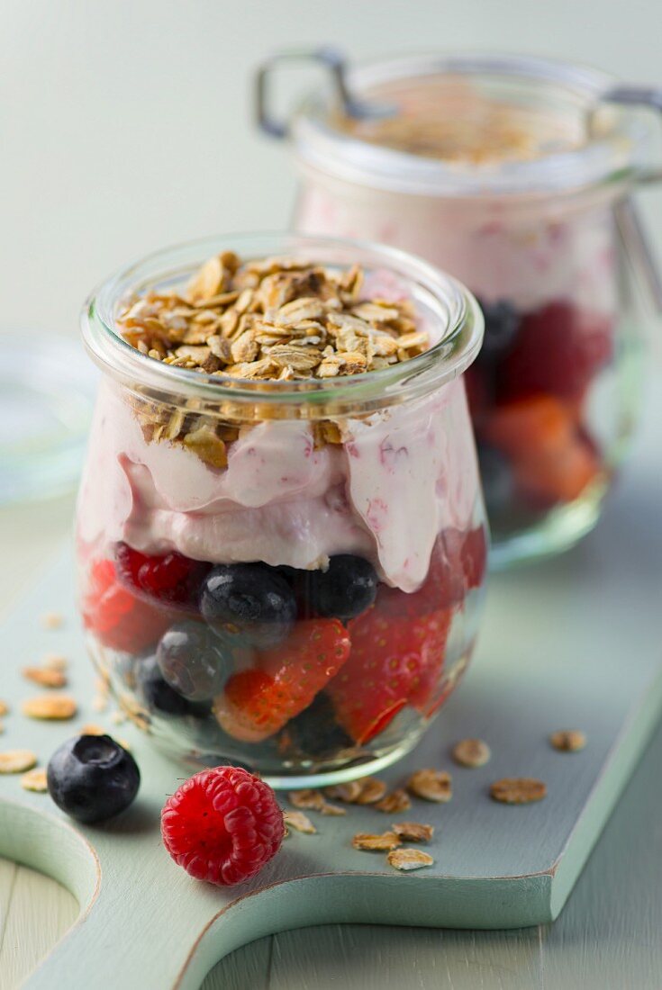 Berry quark with oats
