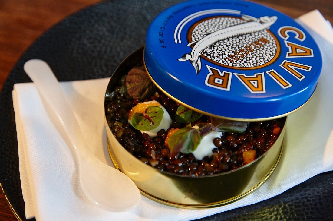 Saibling auf Kaviar im Restaurant 'Upper Eat Side' in München