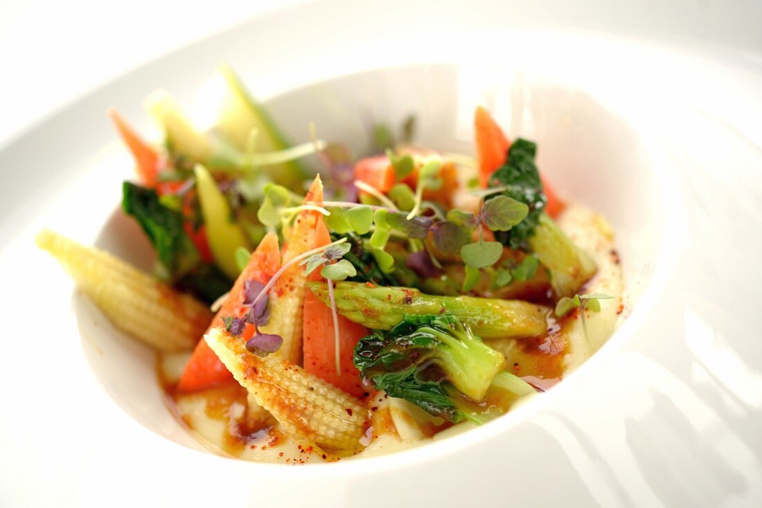 Stir-fried vegetables with teriyaki sauce (Asia)