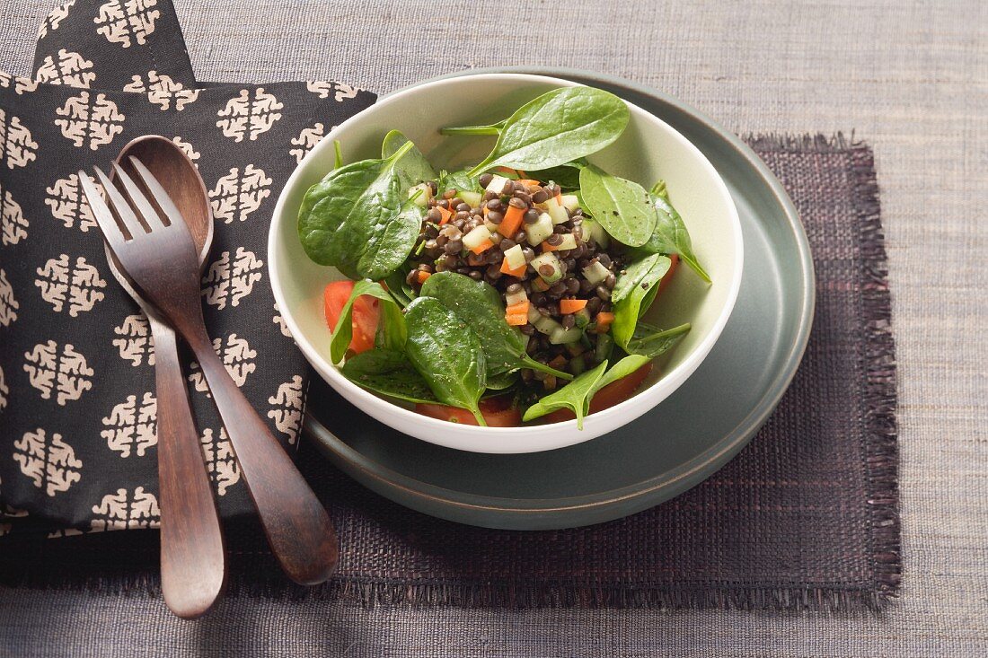 Lentil salad with spinach