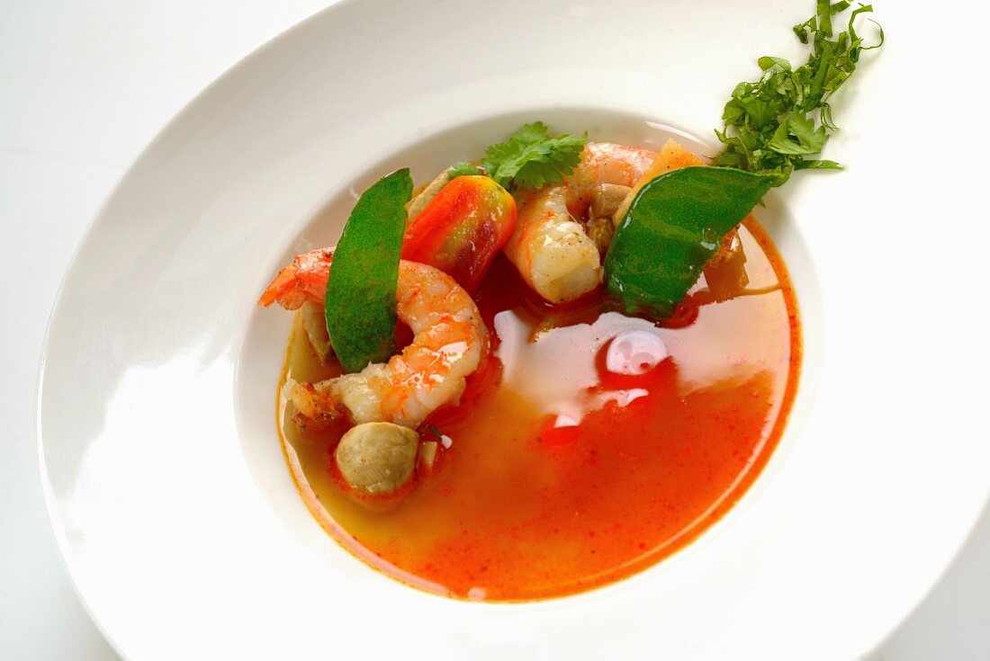 Tom Yum (spicy-sour soup with king prawns, Thailand)