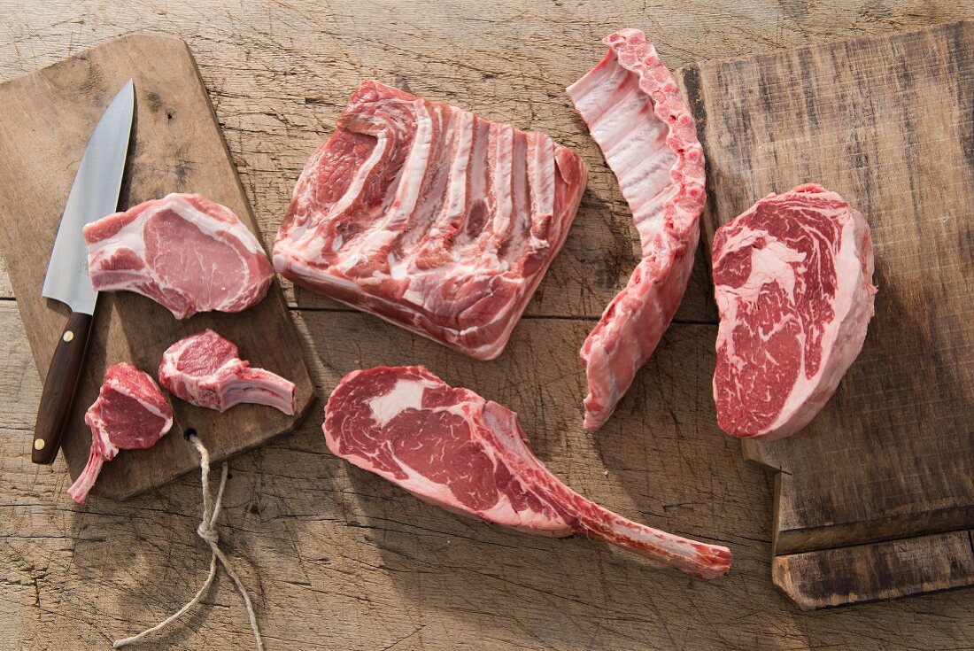 Various pieces of meat for barbecuing
